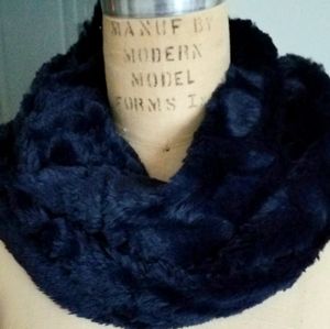 NEW Soft Faux Fur Infinity Scarf Navy